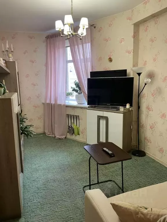 Комната Санкт-Петербург 14-я Васильевского острова линия, 23 (31.3 м) - Фото 2