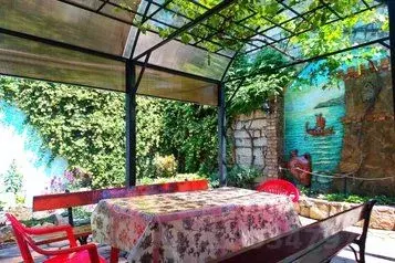 Дом в Крым, Феодосия ул. Русская, 30 (100 м) - Фото 1