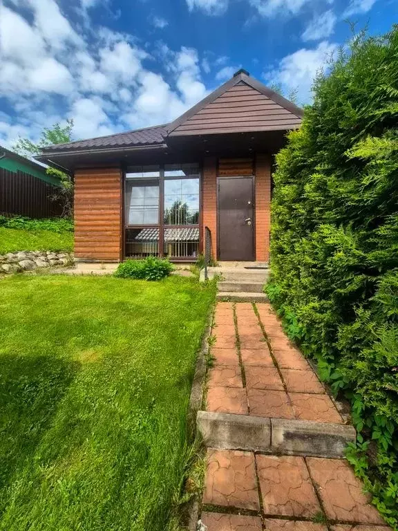 Дом в Новгородская область, Валдай ул. Победы, 10 (24 м) - Фото 1