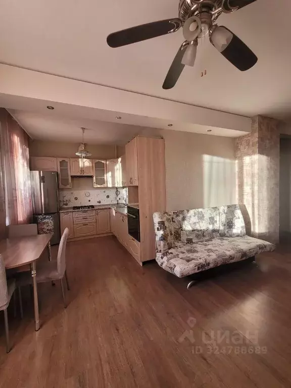 2-к кв. Омская область, Омск ул. Декабристов, 33 (75.0 м) - Фото 1