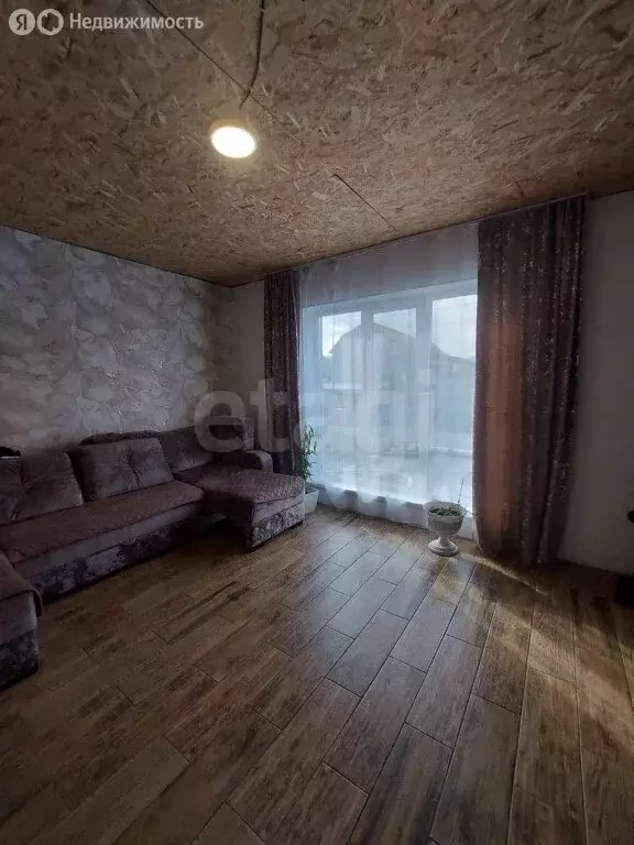Дом в Сотниково, местность Пески (218.4 м) - Фото 1