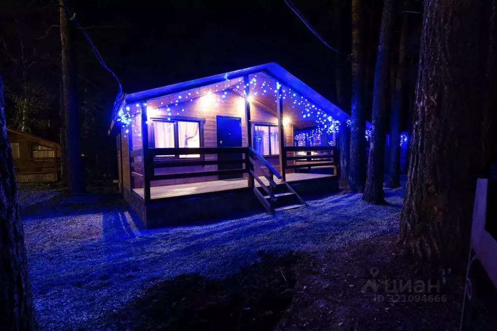 Дом в Карачаево-Черкесия, Зеленчукский район, с. Архыз ул. Софийская, ... - Фото 1