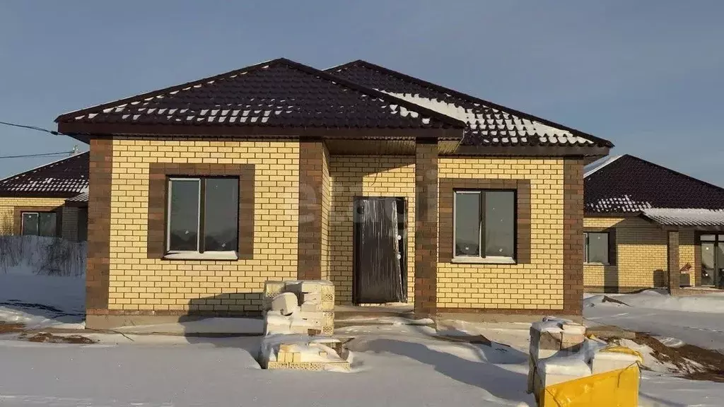 Дом в Оренбургская область, Оренбургский район, пос. Соловьевка ул. ... - Фото 1