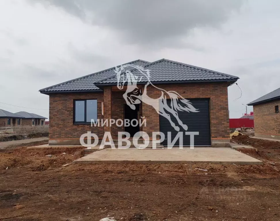 Дом в Оренбургская область, Оренбургский район, с. Подгородняя ... - Фото 0