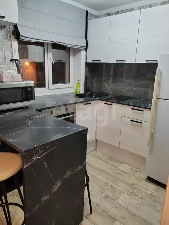 2-к кв. Сахалинская область, Южно-Сахалинск Амурская ул., 29 (47.0 м) - Фото 2