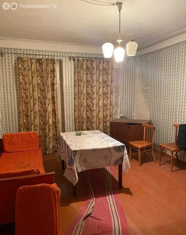 3-комнатная квартира: Каменск-Шахтинский, микрорайон Шахта 32, ... - Фото 0