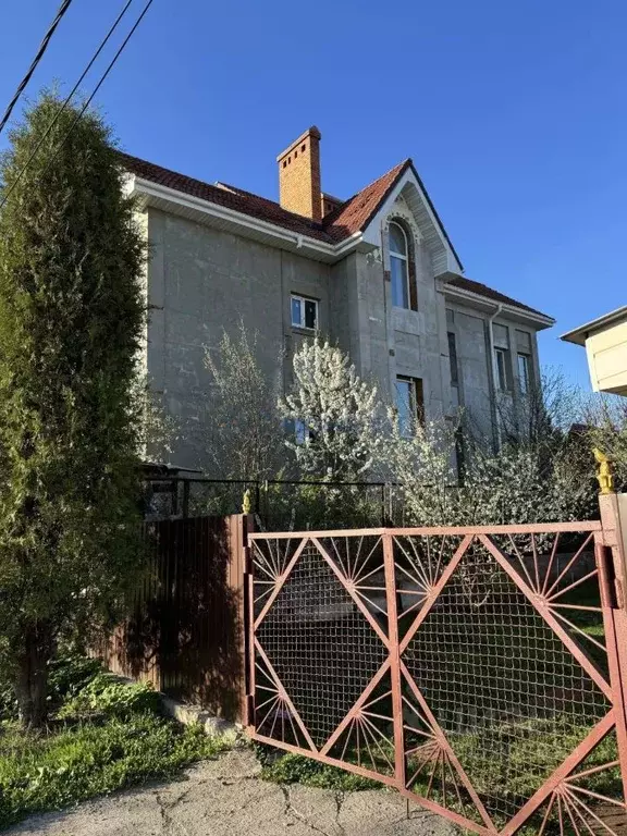 Дом в Нижегородская область, Нижний Новгород ул. Братьев Игнатовых ... - Фото 0
