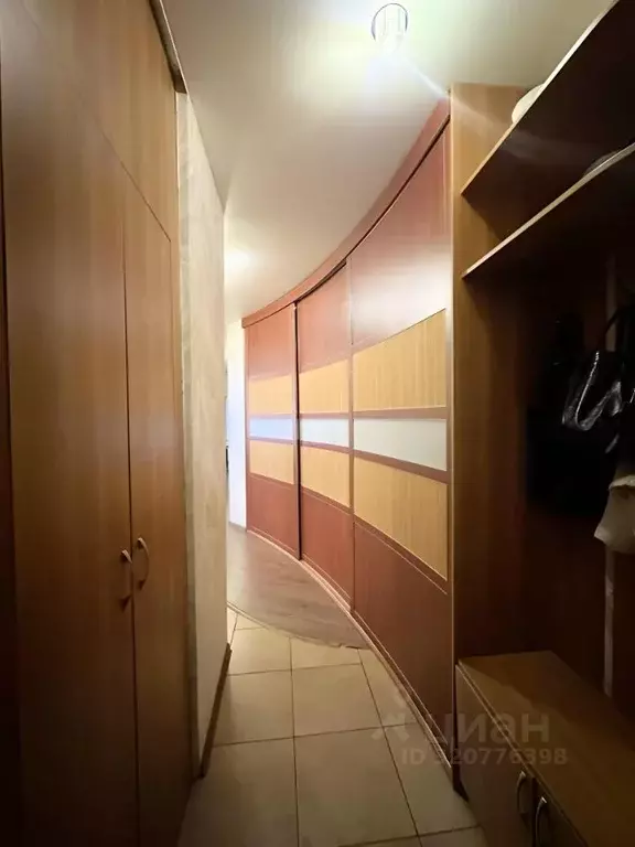 3-к кв. Омская область, Омск просп. Комарова, 17к1 (86.8 м) - Фото 2