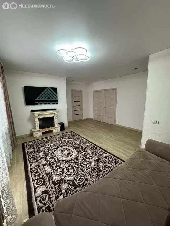 3-комнатная квартира: Абакан, улица Щетинкина, 63 (62 м) - Фото 0