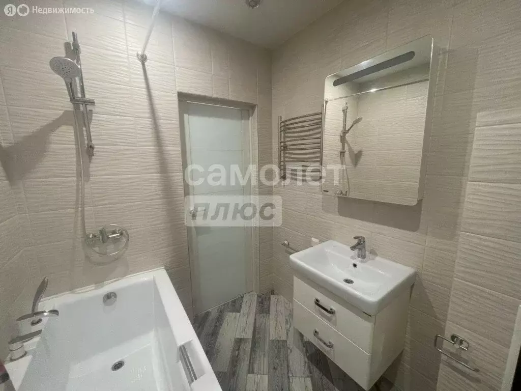 Квартира-студия: Омск, улица Кирова, 51 (38.8 м) - Фото 2