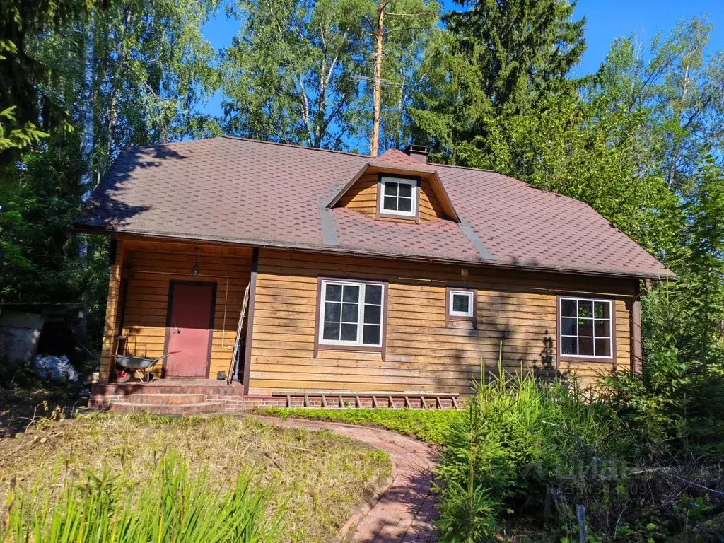 Дом в Ленинградская область, Выборгский район, Рощино городской ... - Фото 1