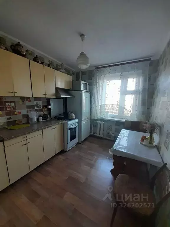 3-к кв. Белгородская область, Старый Оскол Революционная ул., 48 (60.0 ... - Фото 1