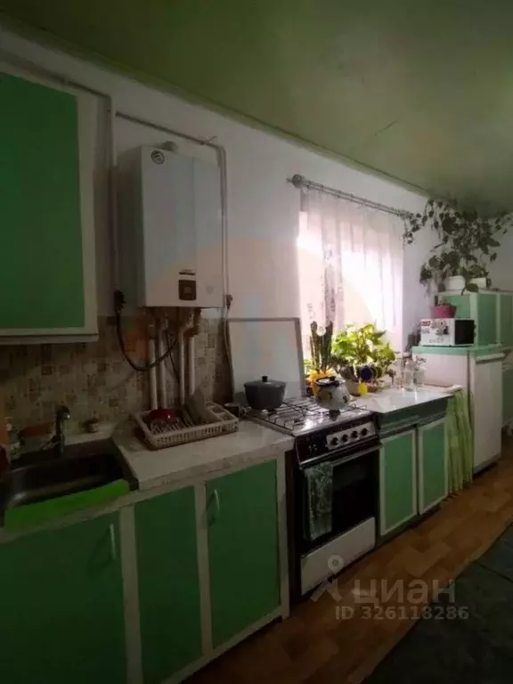 Дом в Крым, Сакский район, Митяевское с/пос, с. Долинка ул. ... - Фото 1