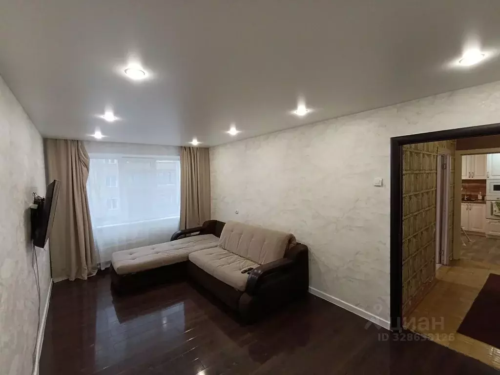 2-к кв. Кировская область, Киров ул. Макаренко, 1 (58.0 м) - Фото 2