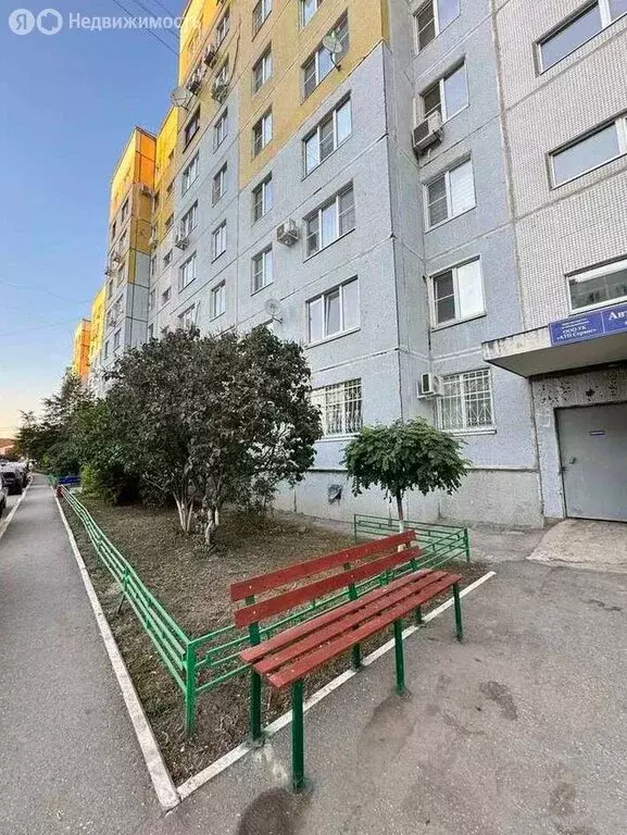 2-комнатная квартира: Тольятти, Автозаводское шоссе, 43 (50 м) - Фото 1