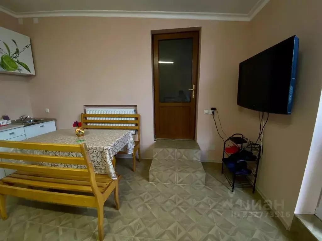 Дом в Северная Осетия, Владикавказ ул. Мичурина, 35 (50 м) - Фото 1