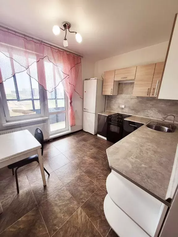 1-к. квартира, 40 м, 15/25 эт. - Фото 0
