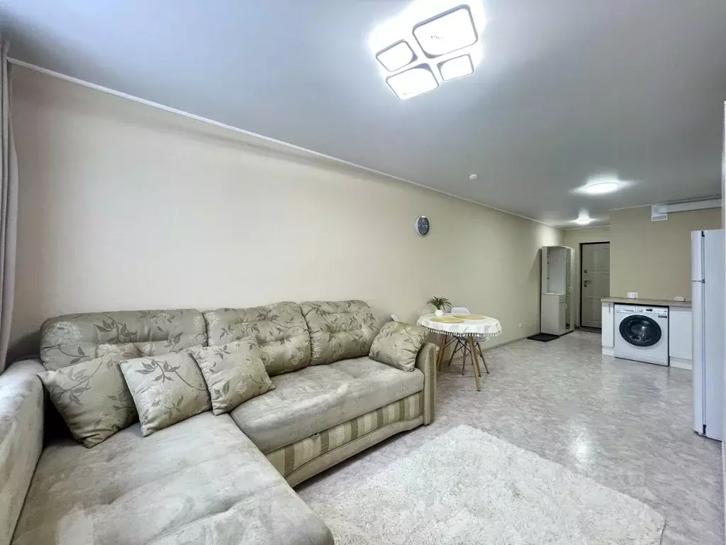 Студия Омская область, Омск ул. 1-ой Красной Звезды, 63 (28.0 м) - Фото 1