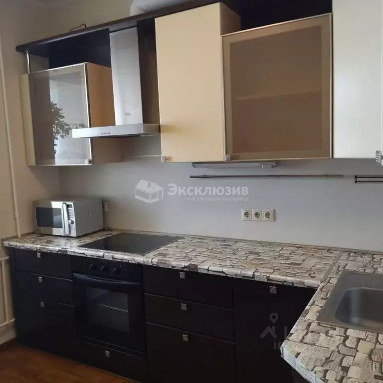 2-к кв. Тюменская область, Тюмень ул. 50 лет Октября, 29 (54.8 м) - Фото 1