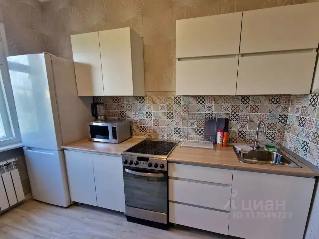 2-к кв. Мурманская область, Апатиты ул. Строителей, 18 (56.0 м) - Фото 2