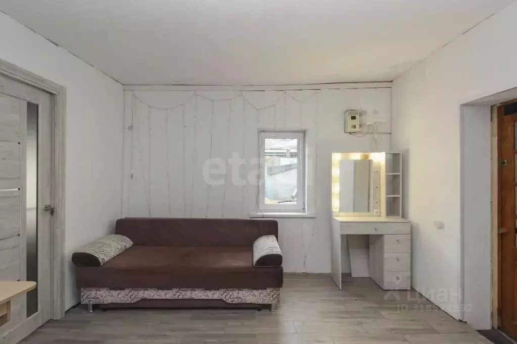 Дом в Омская область, Омск ул. Тургенева, 27 (53 м) - Фото 1