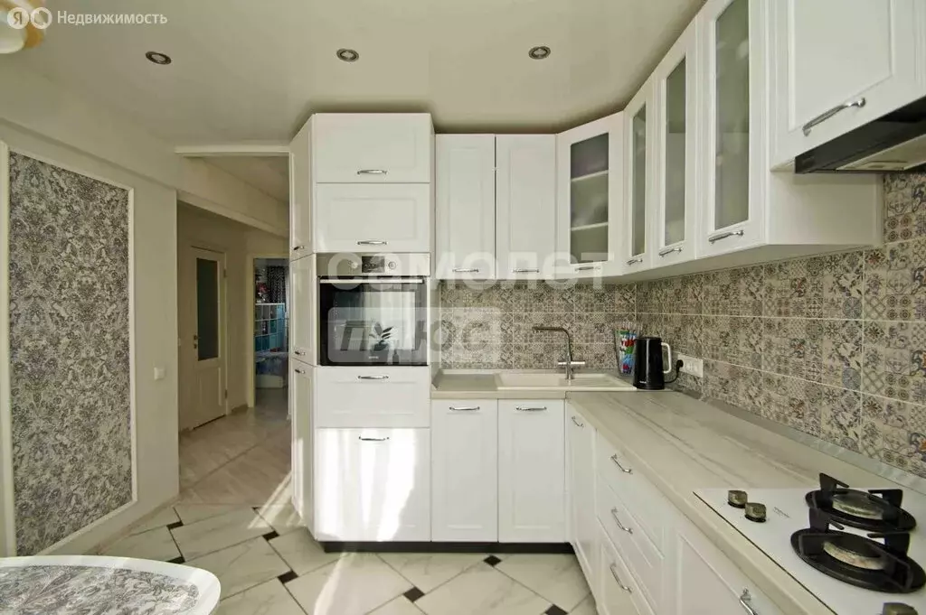 3-комнатная квартира: Омск, улица Рокоссовского, 16к3 (68 м) - Фото 1