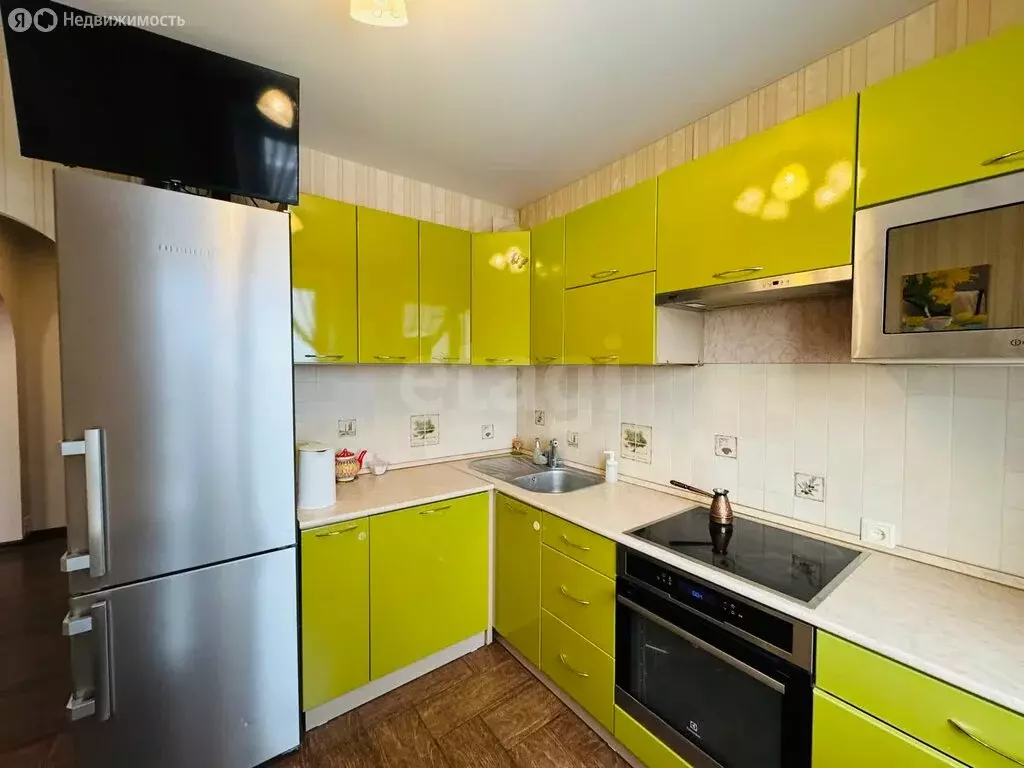 3-комнатная квартира: Курган, жилой район Заозёрный, 6-й микрорайон, ... - Фото 2