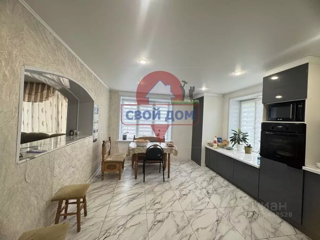 Дом в Оренбургская область, Орск пос. Казачий, пер. Нагорный, 10 (208 ... - Фото 1