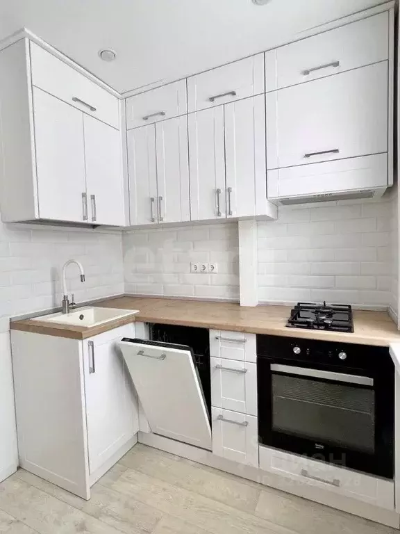 2-к кв. Псковская область, Печоры Заводская ул., 3б (44.1 м) - Фото 1