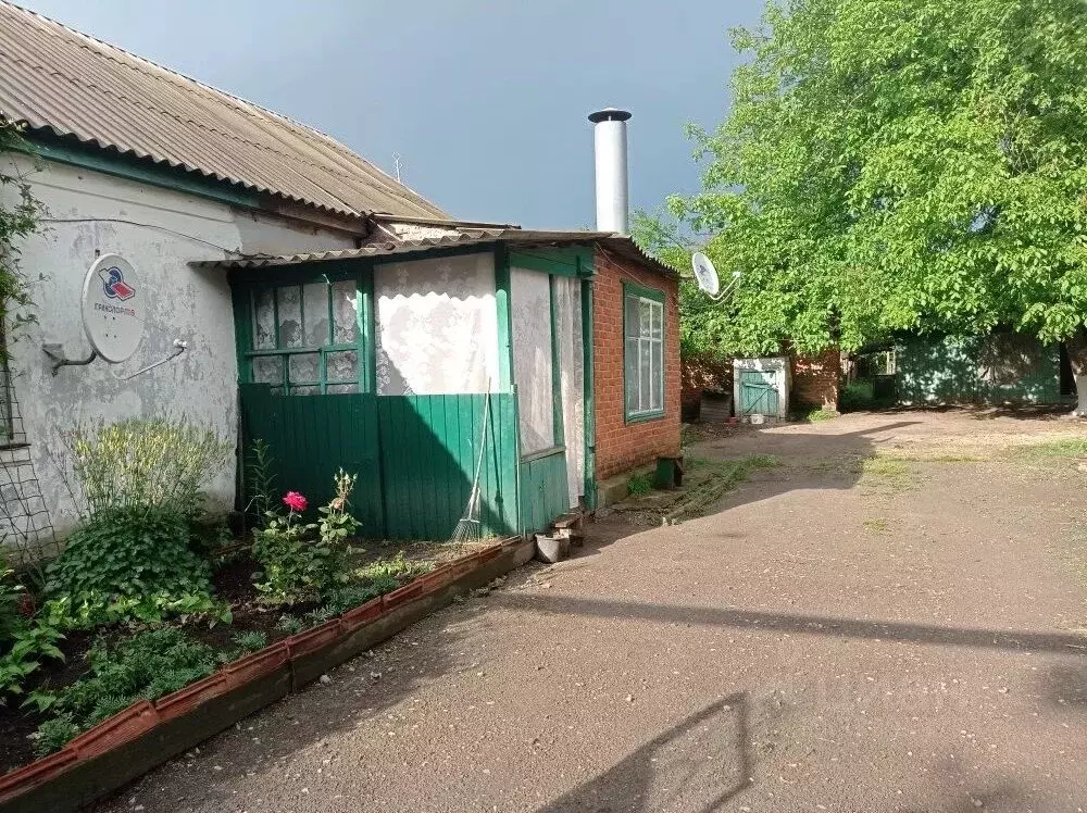 Дом в Краснодарский край, Ейское с/пос, пос. Октябрьский ул. ... - Фото 1