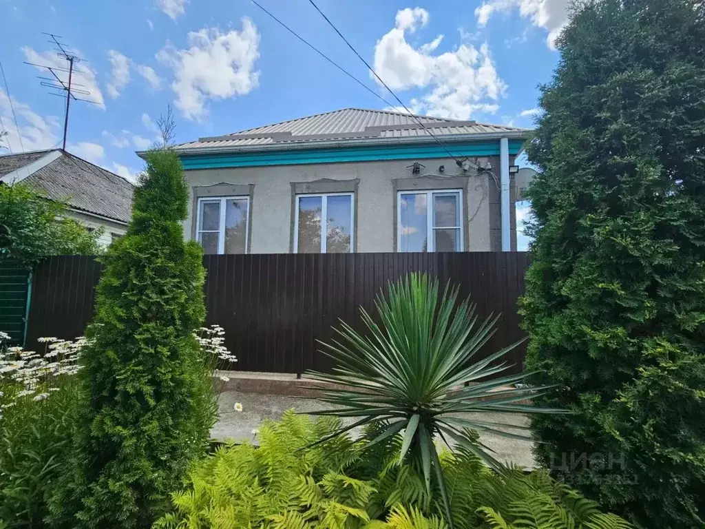 Дом в Краснодарский край, Белореченск ул. 40 лет ВЛКСМ (81 м) - Фото 1