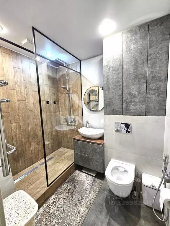 2-к кв. Удмуртия, Ижевск ул. 10 лет Октября, 95 (56.4 м) - Фото 1