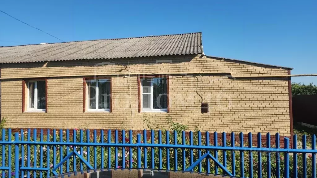 Дом в Курская область, Поныровский район, Возовский сельсовет, пос. ... - Фото 1