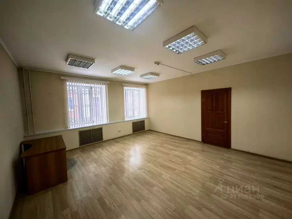 Офис в Омская область, Омск ул. Чкалова, 38к1 (45 м) - Фото 1