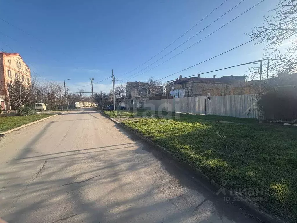 Участок в Крым, Феодосия ул. Московская (5.81 сот.) - Фото 0