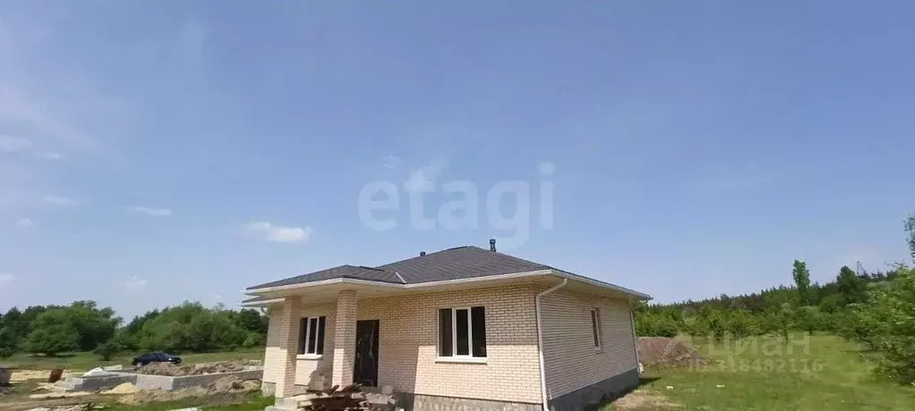Дом в Белгородская область, Старооскольский городской округ, с. ... - Фото 1