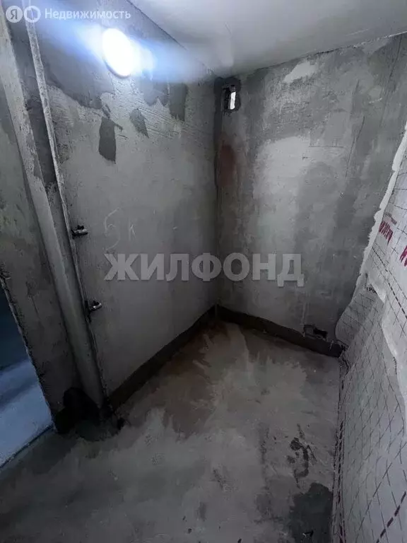 Квартира-студия: Новосибирск, улица Дуси Ковальчук, 238 (93 м) - Фото 2