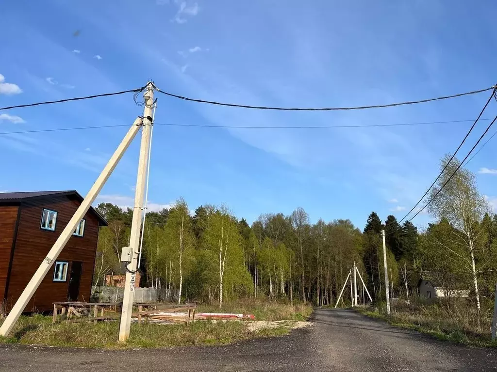 Участок в Московская область, Серпухов городской округ, д. Скрылья  ... - Фото 1