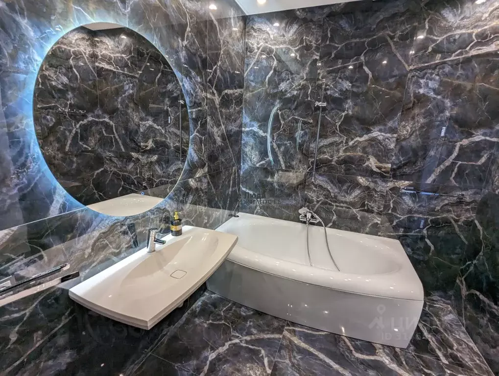 2-к кв. Севастополь ул. 6-я Бастионная, 42 (90.5 м) - Фото 1