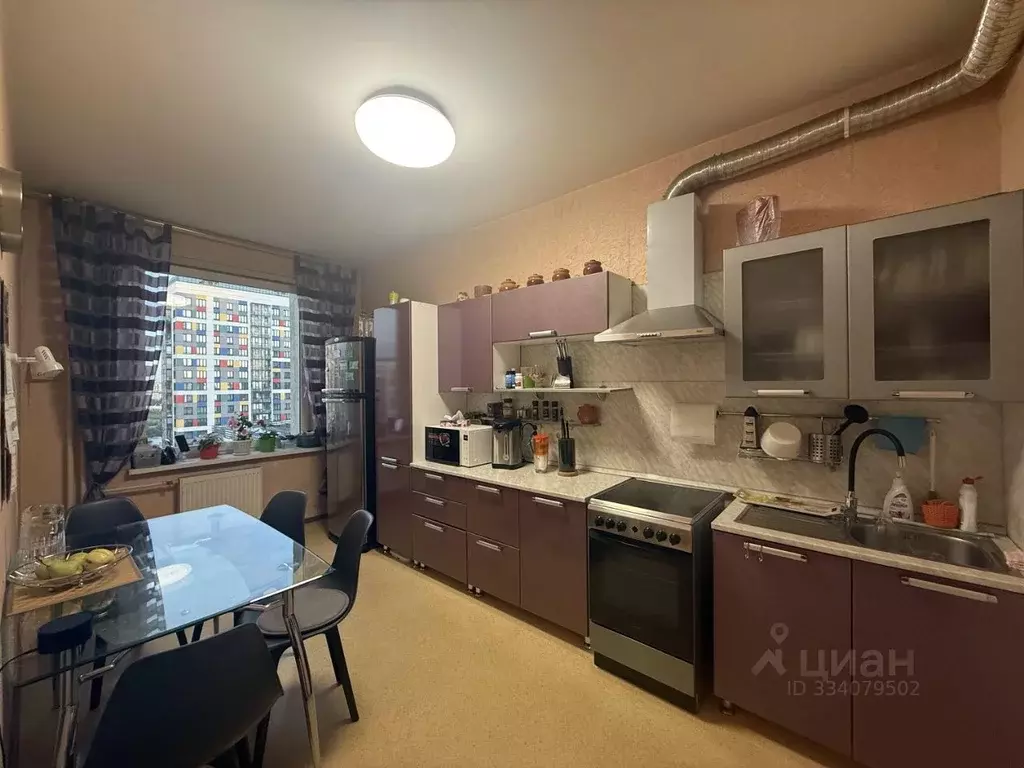3-к кв. Санкт-Петербург ул. Оптиков, 34к2 (93.8 м) - Фото 1