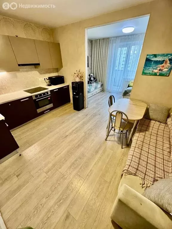 2-комнатная квартира: Челябинск, улица Братьев Кашириных, 85А (50 м) - Фото 1