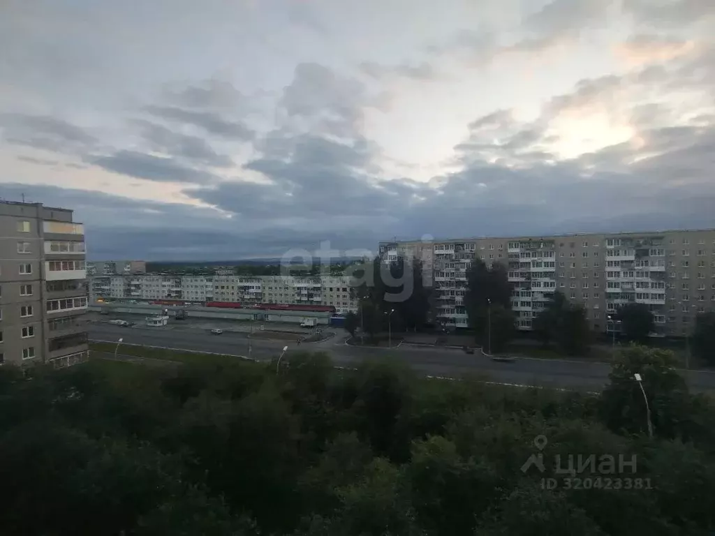 1-к кв. Свердловская область, Нижний Тагил ул. Зари, 103 (50.2 м) - Фото 0