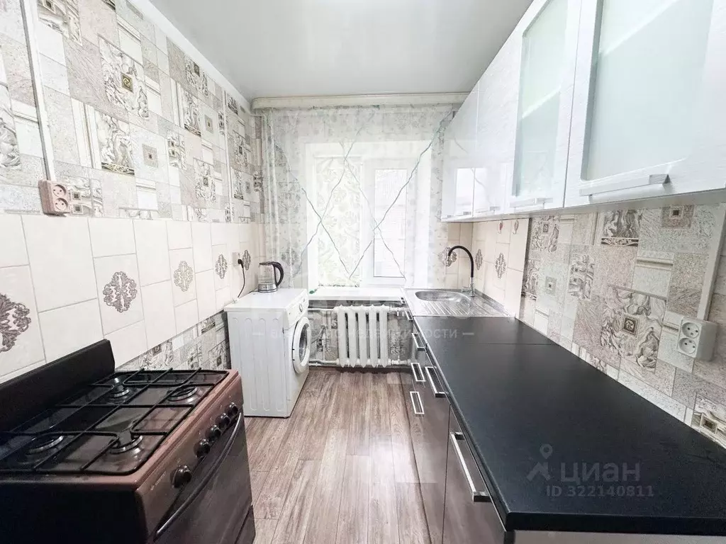 2-к кв. Брянская область, Дубровка рп, 1-й мкр 39 (37.3 м) - Фото 1
