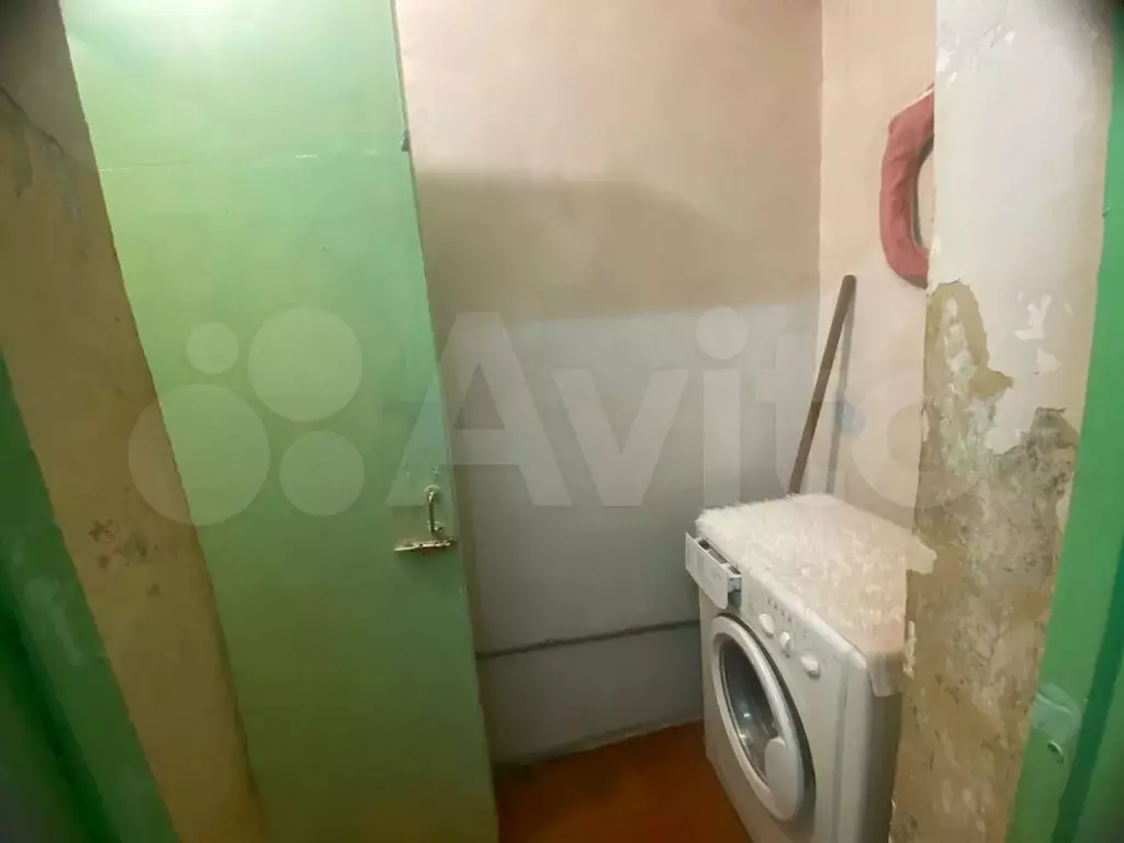 Комната 14 м в 9-к., 1/5 эт. - Фото 1