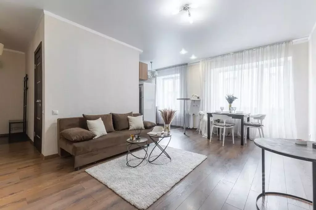 2-к кв. Татарстан, Казань ул. Гаяза Исхаки, 1 (47.0 м) - Фото 0