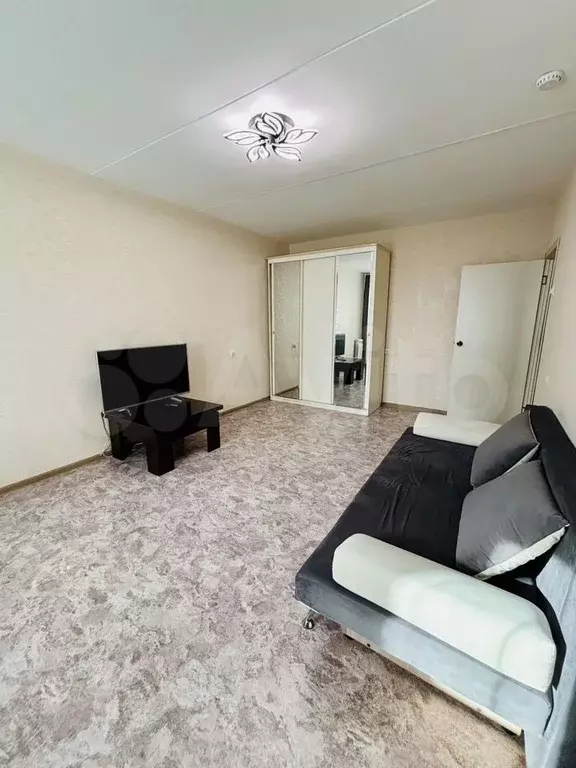 1-к. квартира, 32 м, 3/6 эт. - Фото 0