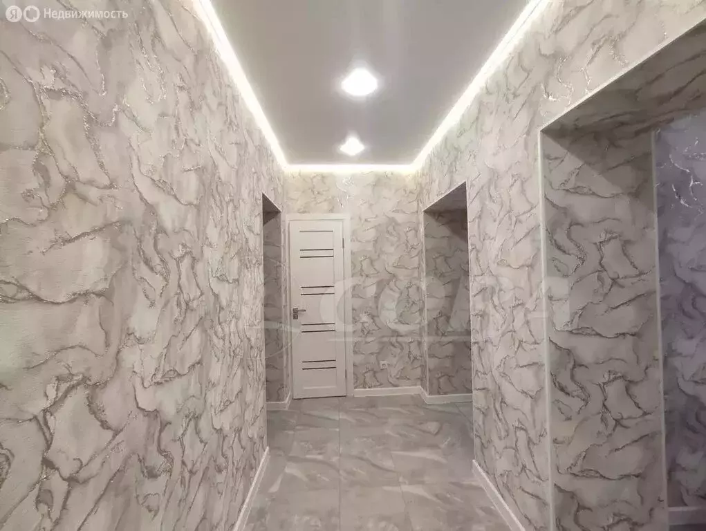 3-комнатная квартира: Тюмень, улица Ватутина, 6 (72 м) - Фото 1