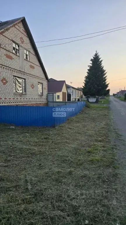 Дом в Курская область, Мантуровский сельсовет, с. Мантурово  (126 м) - Фото 1