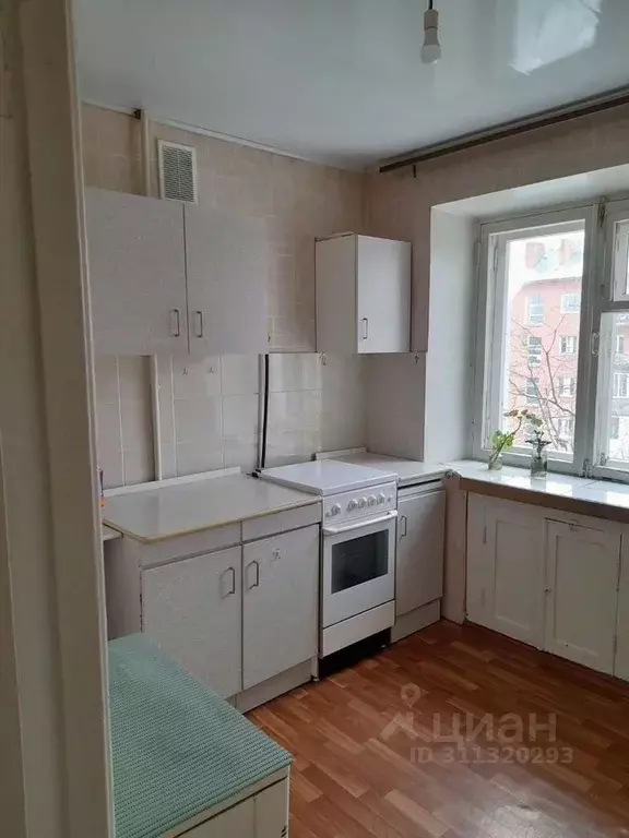 1-к кв. Омская область, Омск просп. Космический, 1 (30.2 м) - Фото 1