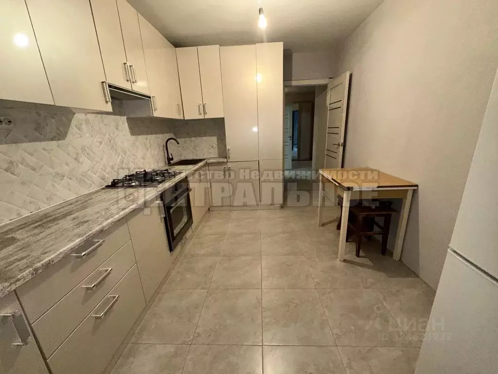 2-к кв. Смоленская область, Смоленск ш. Киевское, 60 (50.0 м) - Фото 1